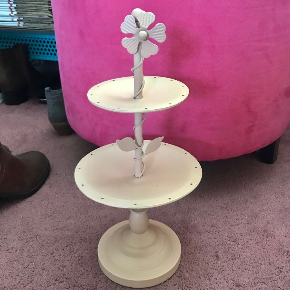 Light Pink Jewelry & Earring Flower Stand